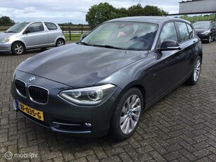 BMW 1-serie 118i Sport Line 125kw / 170pk