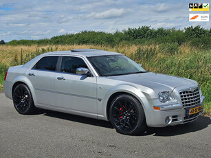 Chrysler 300C 5.7 V8 HEMI SRT-uitvoering ! Yongtimer met slechts 84 dkm !!