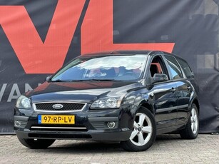 Ford FOCUS Wagon 1.6-16V Futura Nieuw Binnen! Airco