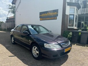 Honda Accord 1.6i SEDAN