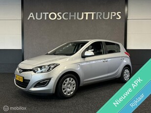 Hyundai i20 1.2i i-Motion 5 DEURS / AIRCO / NIEUWE APK