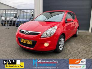 Hyundai i20 1,4i Automaat Aangepast.