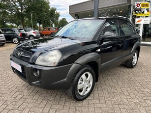 Hyundai Tucson 2.0i Active, Airco, trekhaak, navigatie, etc