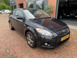 Kia Pro_cee'd 1.4 CVVT X-ecutive Navi