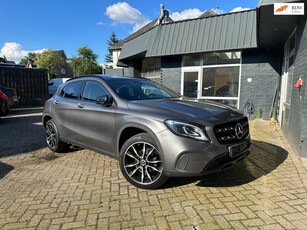 Mercedes-Benz GLA-klasse 180 Prem+ NIGHT PAKKET + 360° HARMAN KARDON PANO NAVI CARPLAY MEMO SEATS KEYLESS GO 19