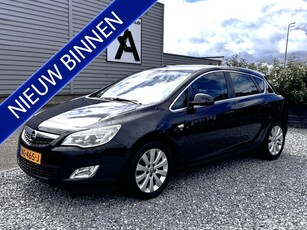 Opel Astra 2.0 CDTi Cosmo (bj 2011)