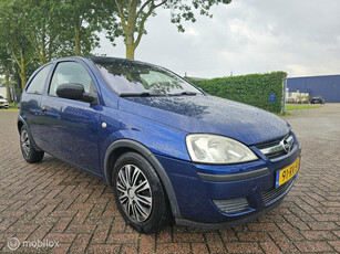 Opel Corsa 1.2-16V Essentia Airco