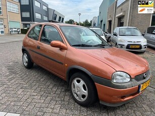 Opel Corsa 1.2i-16V Sport NIEUWE APK.