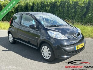 Peugeot 107 1.0-12V XS Urban Move zwart 2008 apk