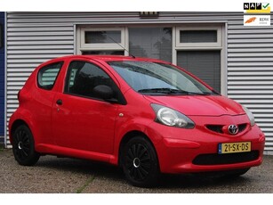 Toyota Aygo 1.0-12V nette zuinige auto, boekjes, 2x