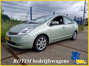 Toyota Prius 1.5 VVT-i Tech Edition , CAMERA, NAVIGATIE.