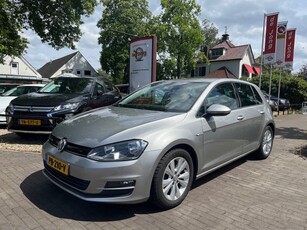 Volkswagen Golf 1.0 TSI CONNECTED SERIES / TREKHAAK CAMERA DAB CRUISE CTR.