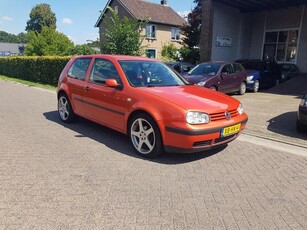 Volkswagen Golf 1.6 Trendline