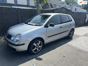 Volkswagen Polo 1.4-16V