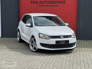 Volkswagen Polo 1.4-16V Highline NAVI