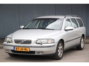 Volvo V70 2.4 T Comfort Line Leer/Spoiler/Trekhaak