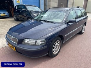 Volvo V70 2.4i met koude airco en 140pk. Nieuwe APK.