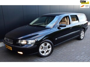 Volvo V70 2.5 T 7-persoons & Leer 210 pk