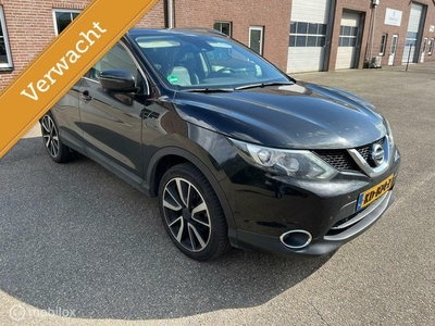 Nissan Qashqai 1.2 Tekna Pano Leer NL auto