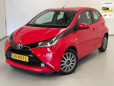 Toyota Aygo 1.0 VVT-i X-Play / NL-auto / BTW / Airco /