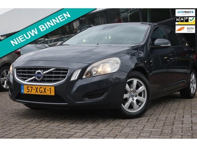 Volvo V60 1.6 T3 Momentum AIRCO_AUTOMAAT_LMV_NAP !