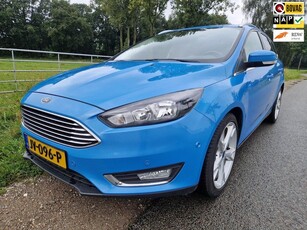 Ford Focus Wagon 1.0 Titanium dealer onderhouden met