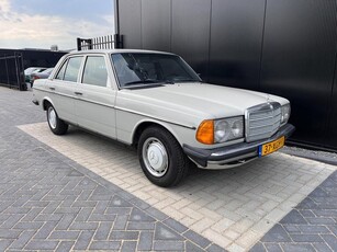 Mercedes-Benz 240 D