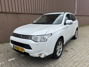 Mitsubishi Outlander 2.0 7pers. Pano Navi Clima Cruise Dak