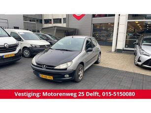 Peugeot 206 1.4 XR Bestemd voor handelaren en opkopers