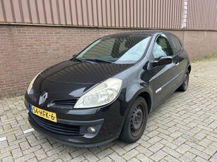 Renault Clio 1.2 TCE Special Rip Curl 3drs. Airco APK NAP