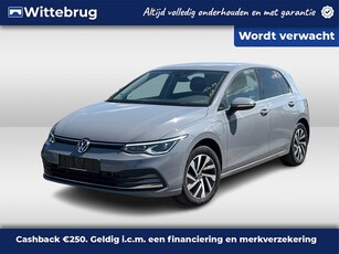 Volkswagen Golf 1.4 eHybrid Style DSG Automaat / Navigatie