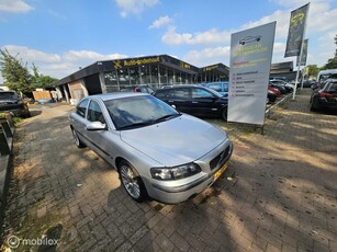 Volvo S60 2.3 T-5 TURBO//LEDER