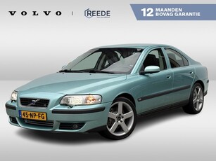 Volvo S60 2.5 R AWD . (bj 2004)