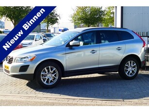 Volvo XC60 2.0 T5 241pk Momentum. Elektr Achterklep, Zwart