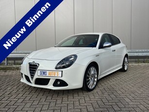 Alfa Romeo Giulietta 1.4 T Distinctive Xenon Led / Leer /