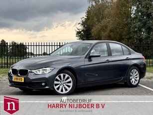 BMW 3 Serie 318i Centennial High Executive Trekhaak / El.