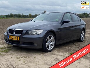 BMW 3-serie 318i SEDAN 2.0 6BAK NAVI AIRCO SCHUIF-DAK GOED