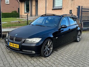 BMW 3-serie Touring 330d High Executive NaviTrekhaakXenon