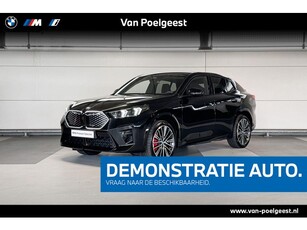 BMW iX2 eDrive20 67kWh M Sportpakket Pro Trekhaak met