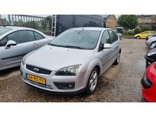 Ford Focus 1.6-16V Futura??€899,-??INRUILKOOPJE