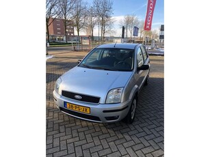 Ford Fusion 1.6-16V Ghia *AUTOMAAT, hoge instap, airco, APK