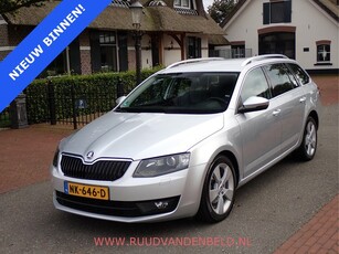 Škoda Octavia Combi 2.0TDI Elegance Businessline