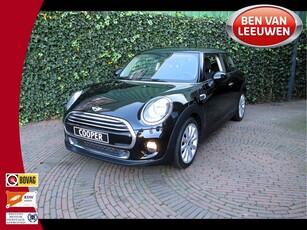 MINI Cooper 1.5 Chili F56 met Navi, Keyless entry, PDC en