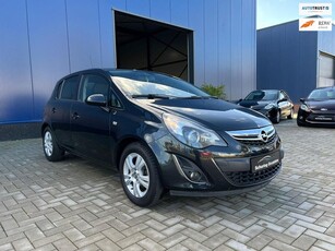 Opel Corsa 1.4-16V Cosmo / NAVIGATIE / LEDER / PDC /