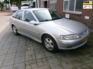 Opel Vectra 1.6-16V Diamond