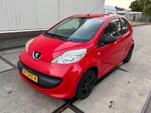 Peugeot 107 1.0-12V XR