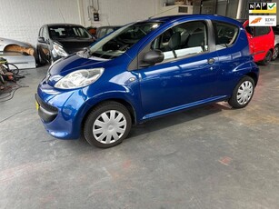 Peugeot 107 1.0-12V XR