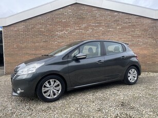 Peugeot 208 1.2 VTi Envy met 88731 km met NAP hele nette