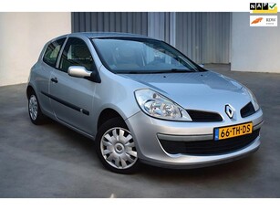 Renault Clio 1.2-16V Dynamique Comfort, zeer net zowel