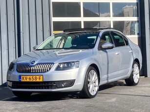 Skoda Octavia 1.0 TSI Automaat Clima Navi Dak Xenon Leder